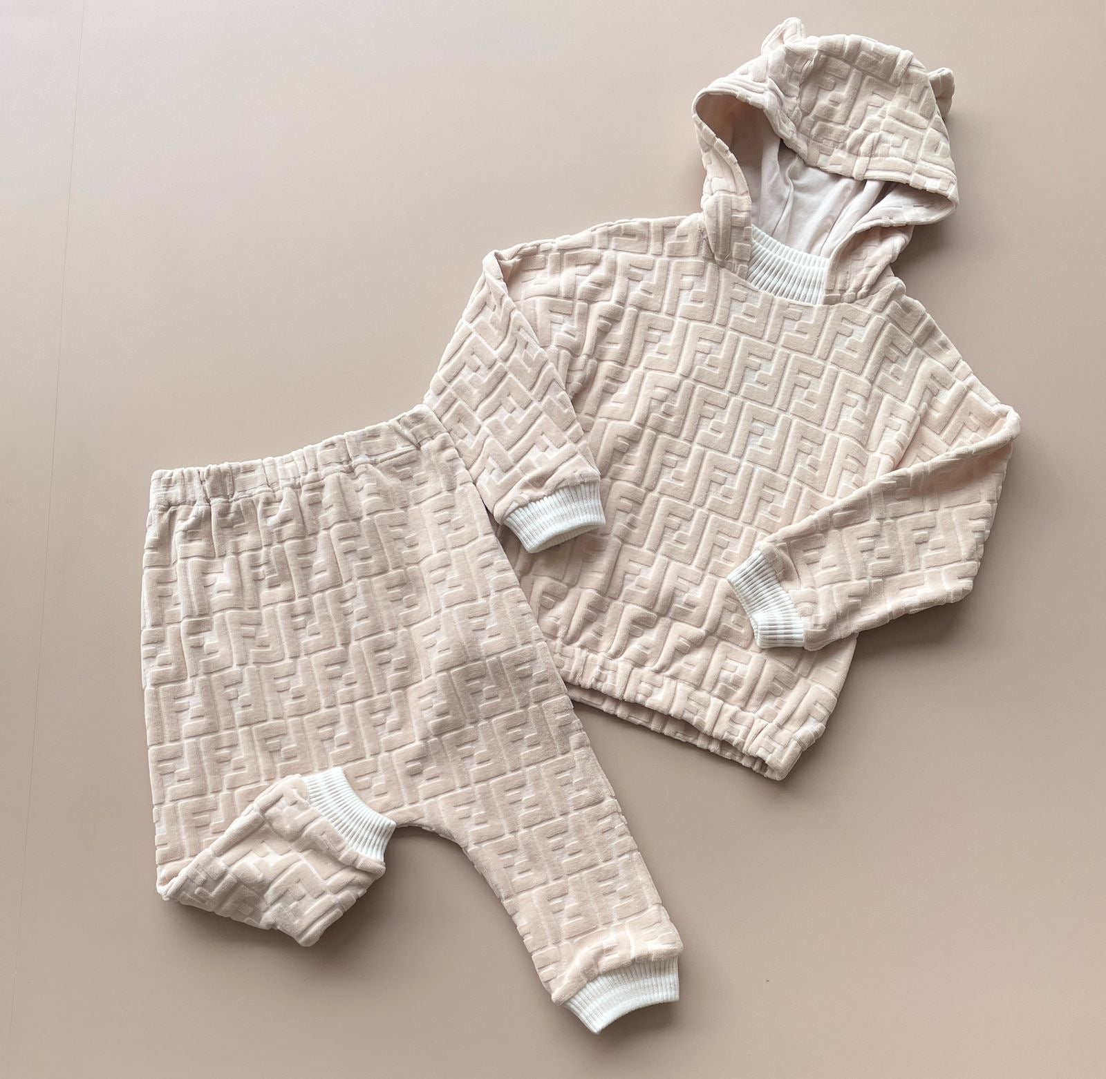 Conjunto Fendi 24 meses