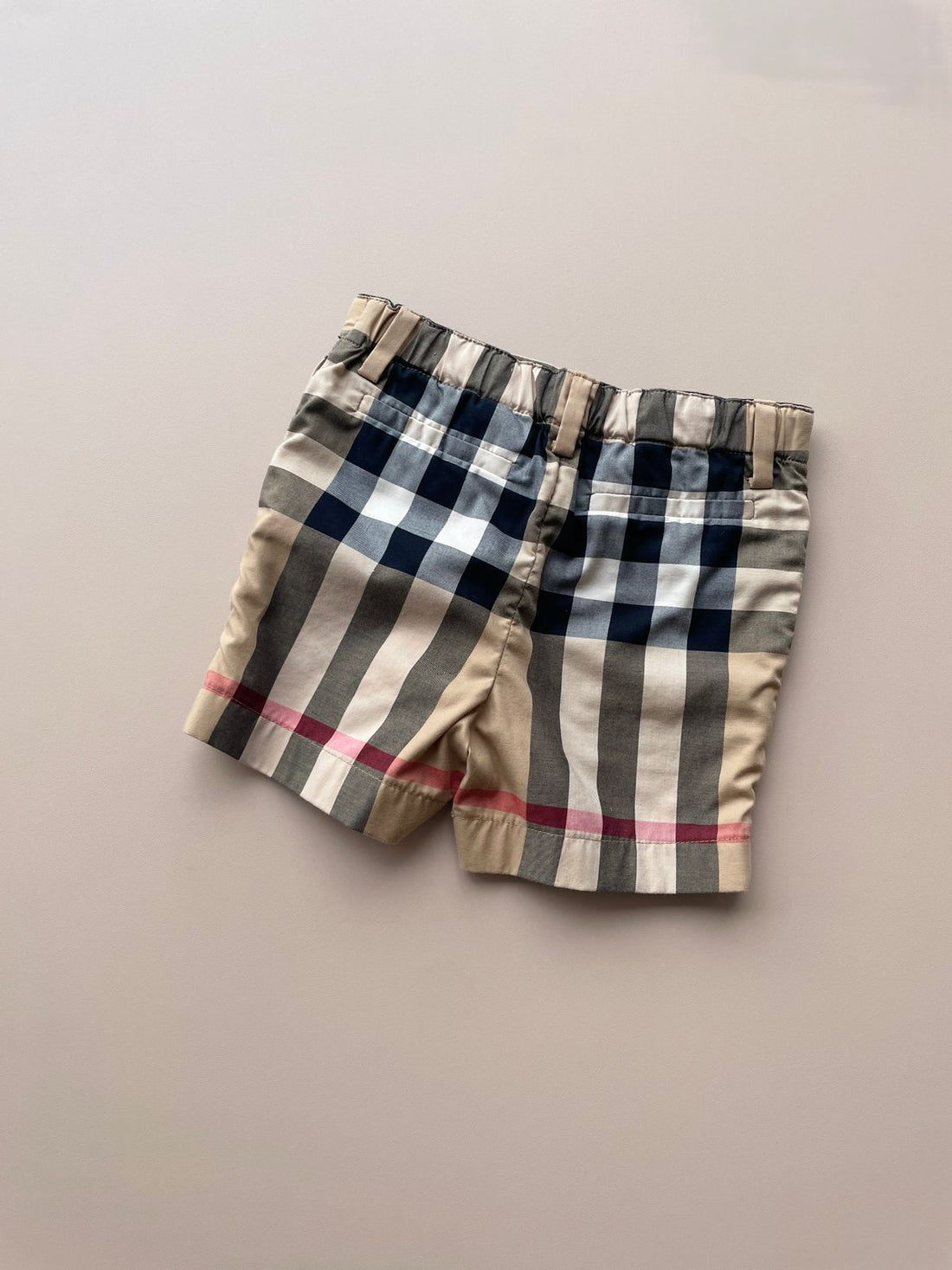 Short Burberry 18 Meses