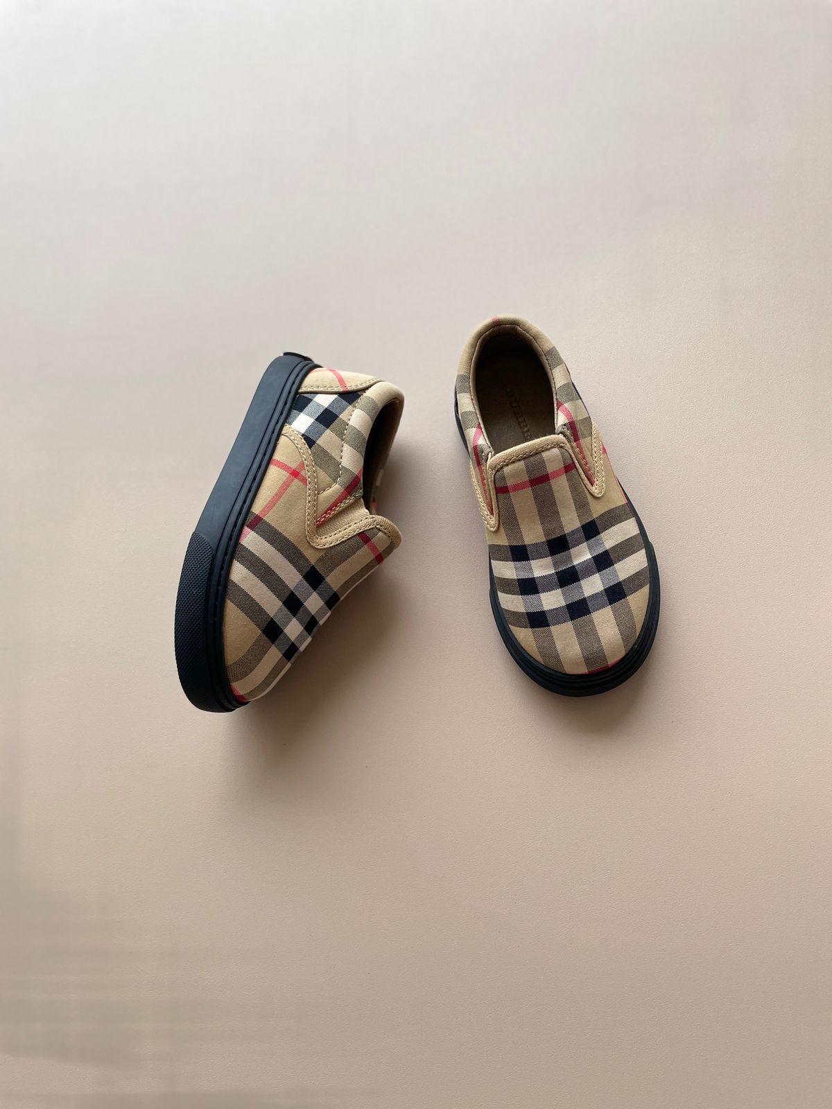 Slip On Burberry