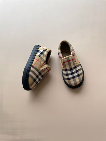 Slip On Burberry