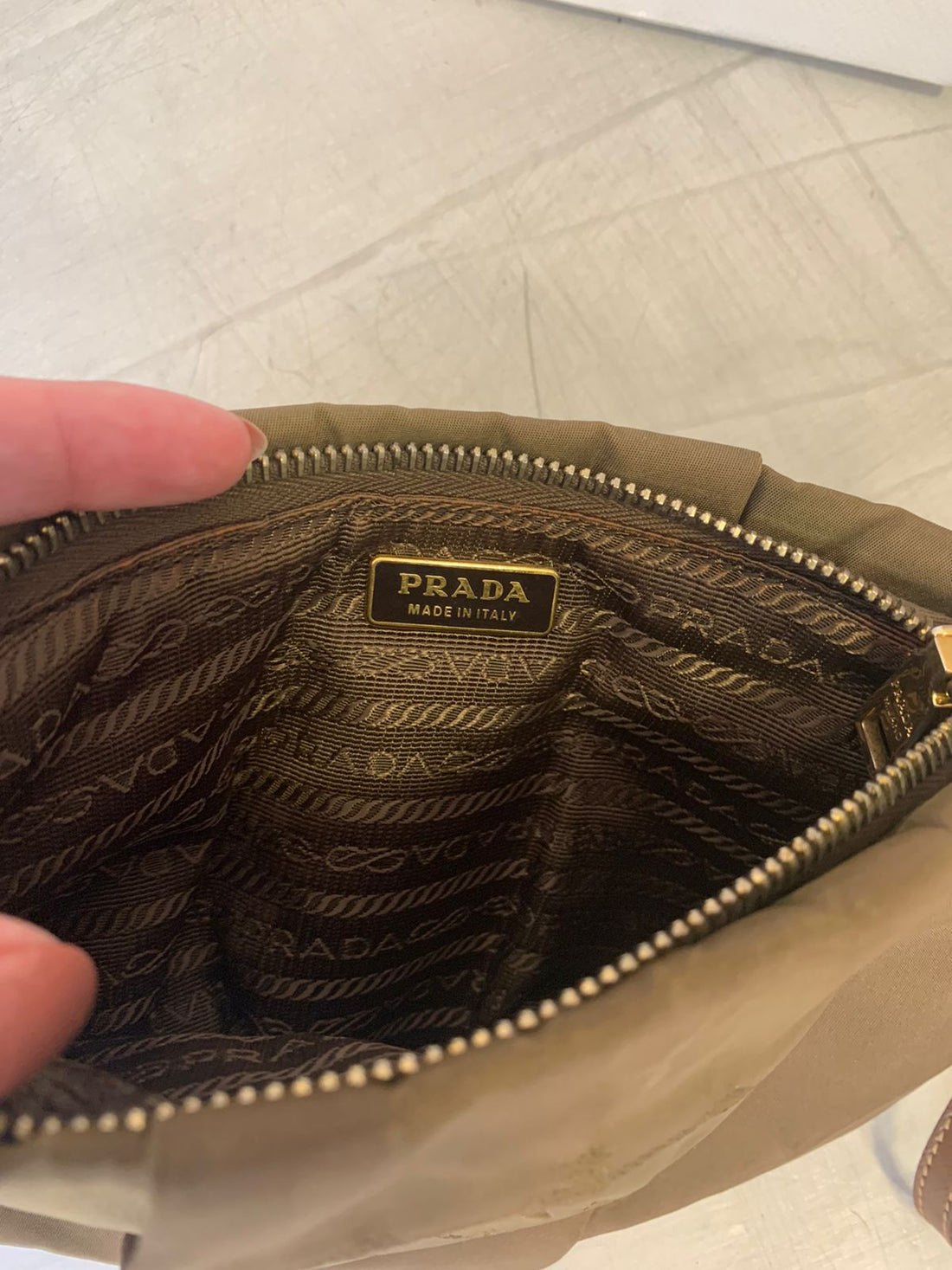 Pouch PRADA verde militar