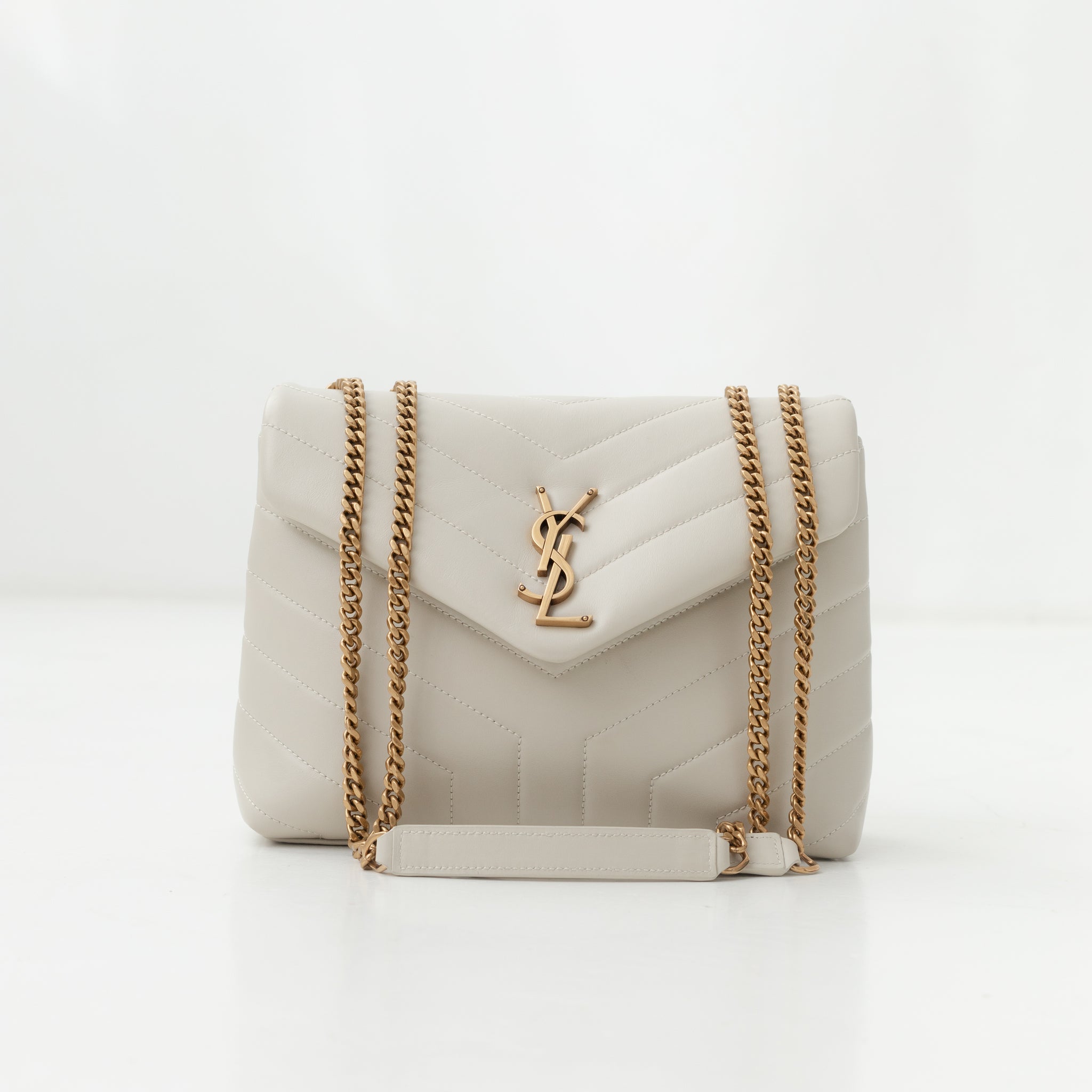 Bolsa Saint Laurent Loulou Pequena em Couro Matelassê