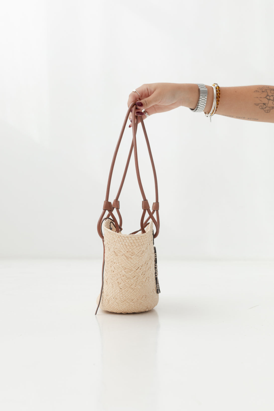 Bolsa Loewe Cesto com Padronagem de Anagrama