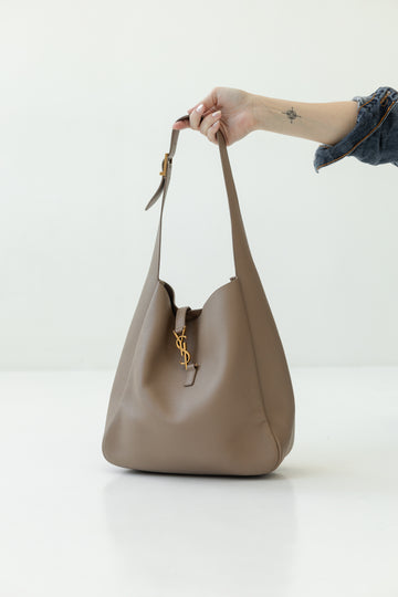 Saint Laurent Le 5 à 7 bag
