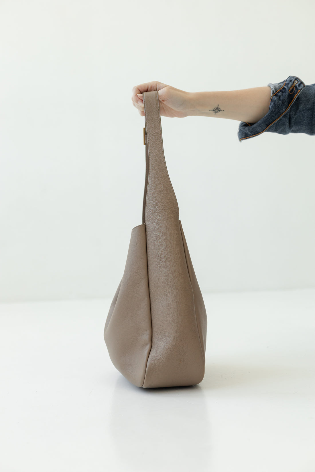 Saint Laurent Le 5 à 7 bag