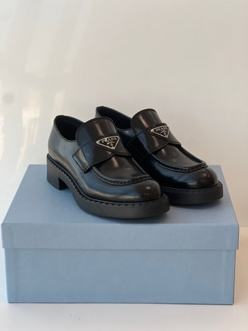 Loafer Prada em Couro TAM 35BR