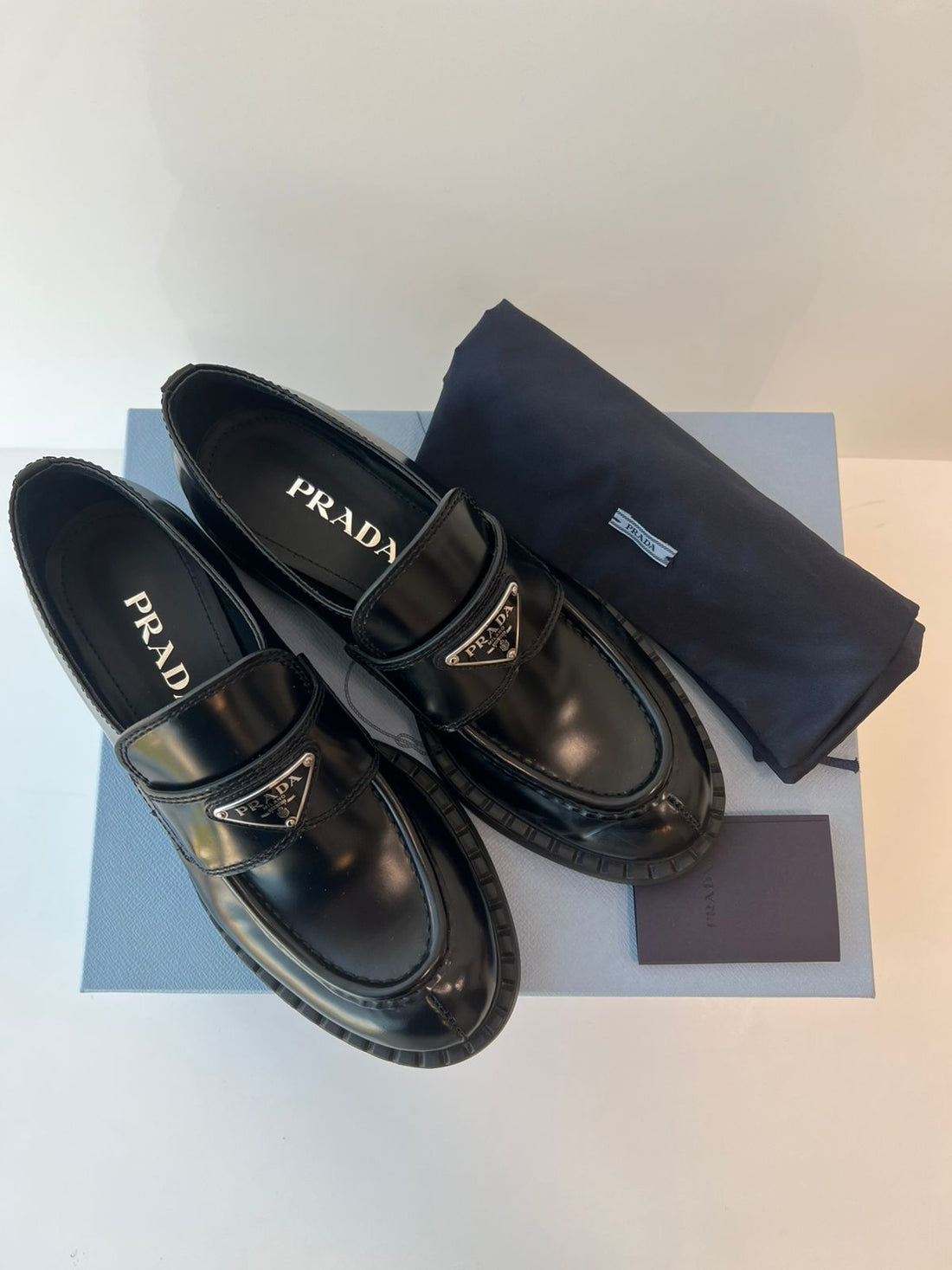 Loafer Prada em Couro TAM 35BR