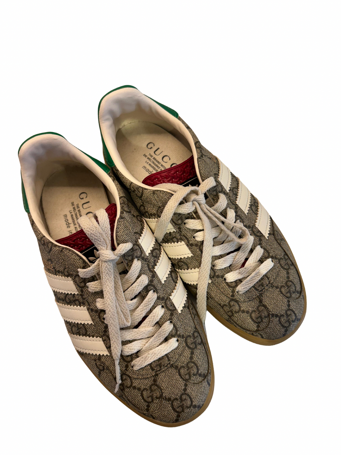 Tênis Gucci x Adidas Gazelle GG Monograma