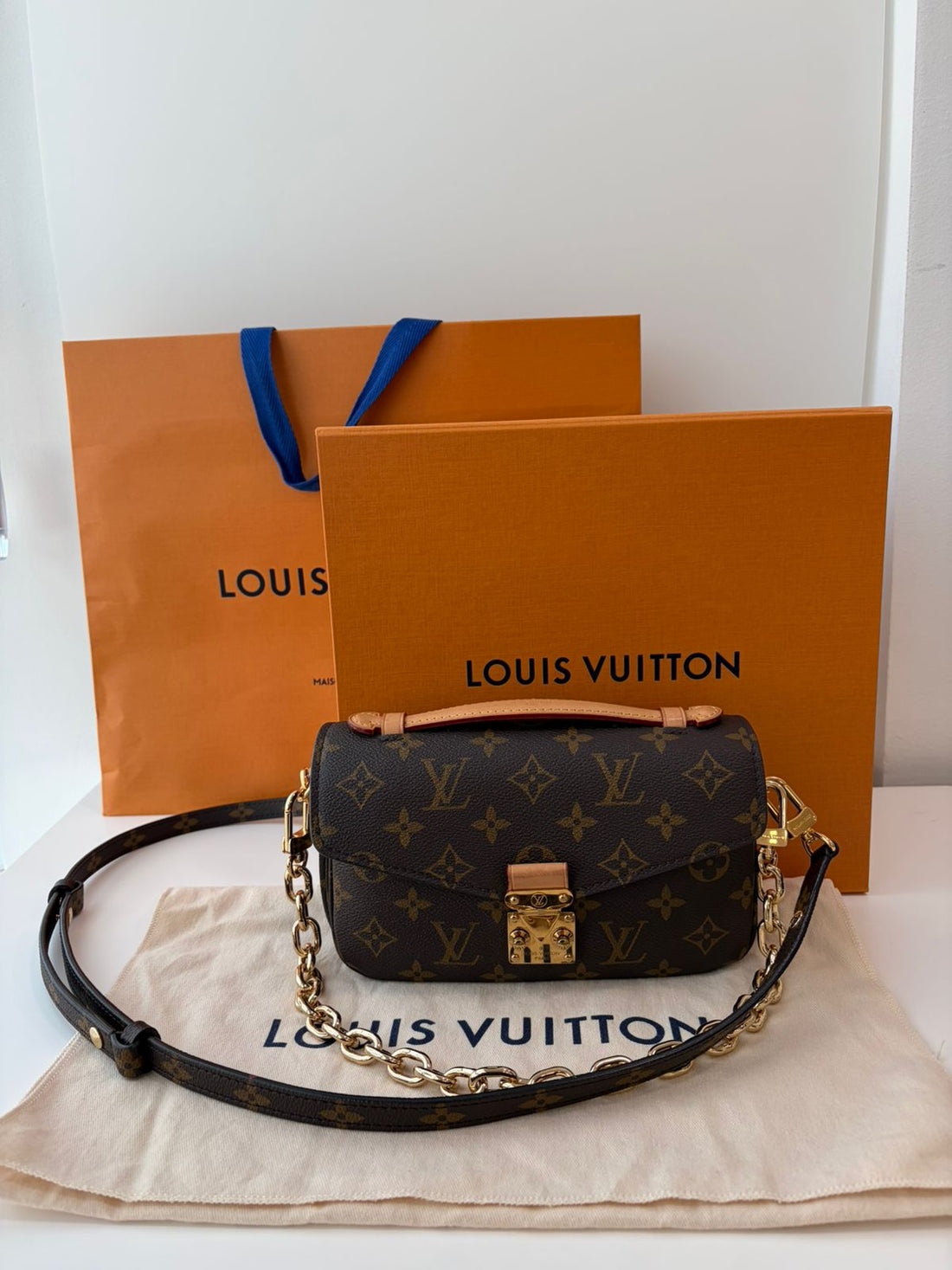 Louis Vuitton Pochette Métis East West