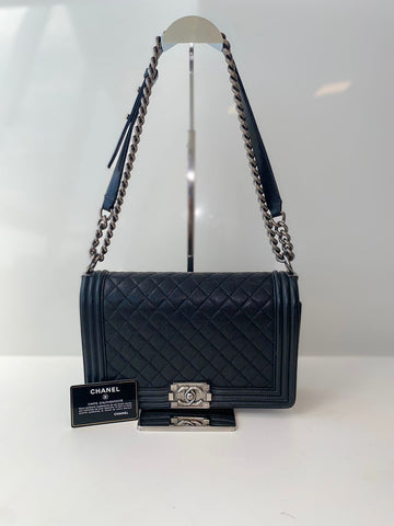Chanel Boy New Medium Couro Caviar