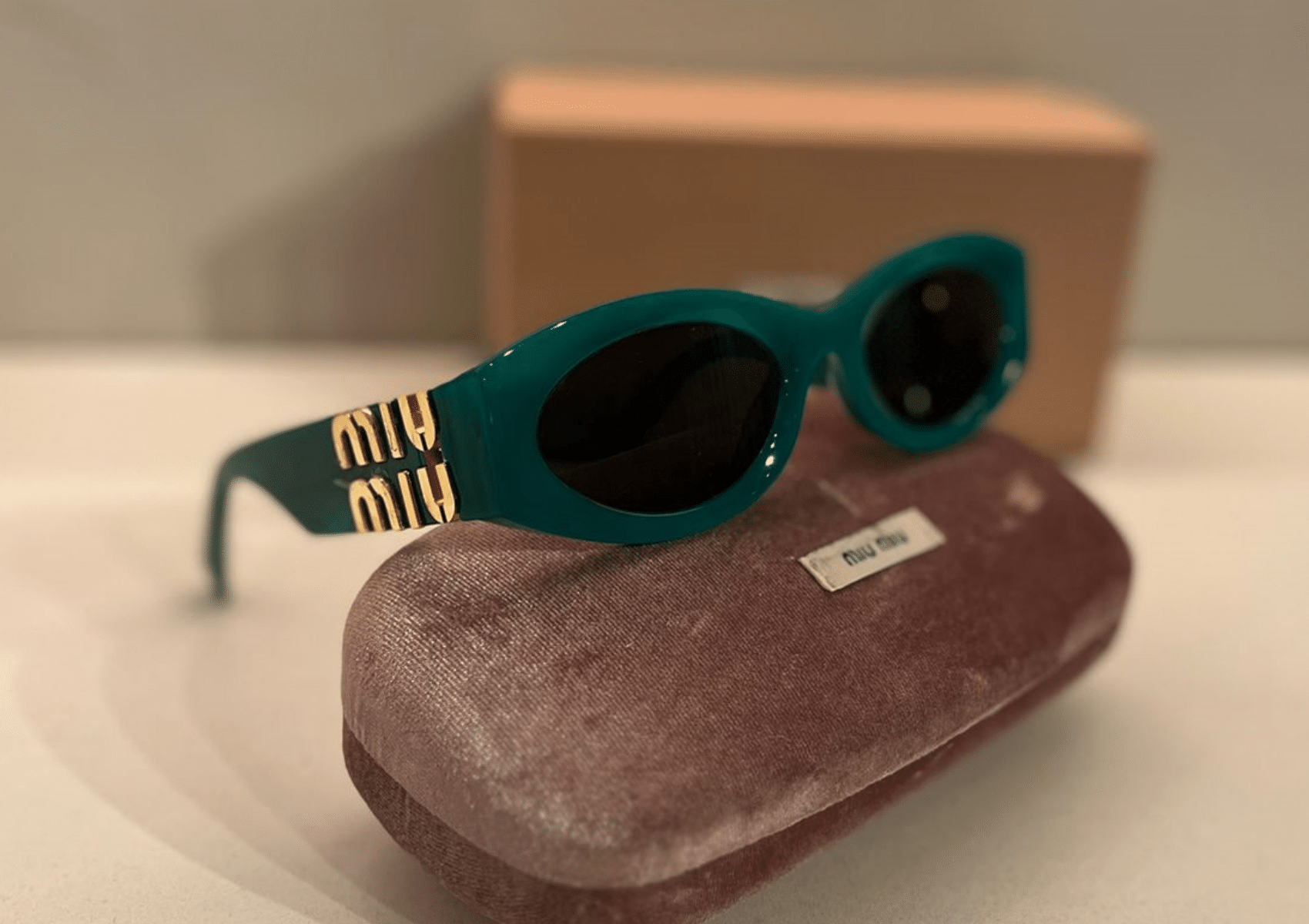 Óculos MIU MIU verde